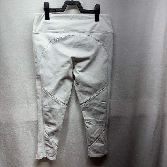 Alo Yoga White Crop Leggings - Size Medium - Excellent - Picture 8 of 11